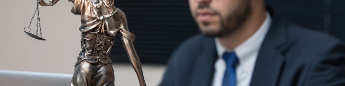 odvetnik za gospodarsko pravo